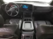 ✅ 2005 Chevrolet Silverado 1500 Z71 • VIN: 2GCEK13T651134857 • Лот: 82907694. Опубликован ранее на Copart с пробегом 176 023 миль. Бесплатный доступ к архиву аукционных продаж из США и подробный отчёт об истории автомобиля на DreamBid. Изображение 8.