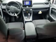 ✅ 2023 Toyota RAV4 SE • VIN: JTMAB3FV6PD128653 • Lot: 81962355. Wystawiony na Copart z przebiegiem 38 898 mil. Bezpłatny archiwum sprzedaży aukcyjnych z USA i szczegółowy raport historii pojazdu na DreamBid. Zdjęcie 8.