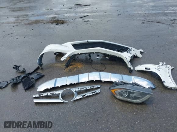 ✅ 2015 Mercedes-Benz GL 550 • VIN: 4JGDF7DE4FA555627 • Лот: 42592068. Опубликован ранее на IAAI с пробегом 153 965 миль. Бесплатный доступ к архиву аукционных продаж из США и подробный отчёт об истории автомобиля на DreamBid. Изображение 12.