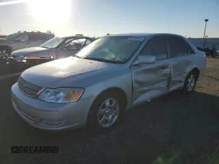 ✅ 2000 Toyota Avalon XL • VIN: 4T1BF28B4YU044477 • Лот: 82510575. Опубликован ранее на Copart с пробегом 121 857 миль. Бесплатный доступ к архиву аукционных продаж из США и подробный отчёт об истории автомобиля на DreamBid. Изображение 1.