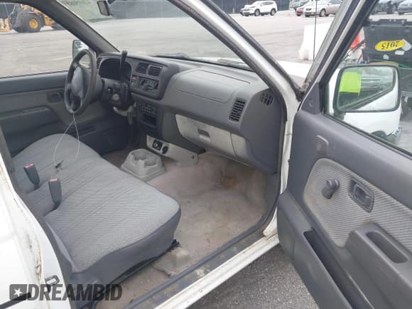 ✅ 2000 Nissan Frontier XE • VIN: 1N6DD21S5YC305132 • Lot: 42695081. Listed on IAAI with 111,427 mi. Free auction sales archive from the USA and detailed vehicle history report at DreamBid. Image 5.