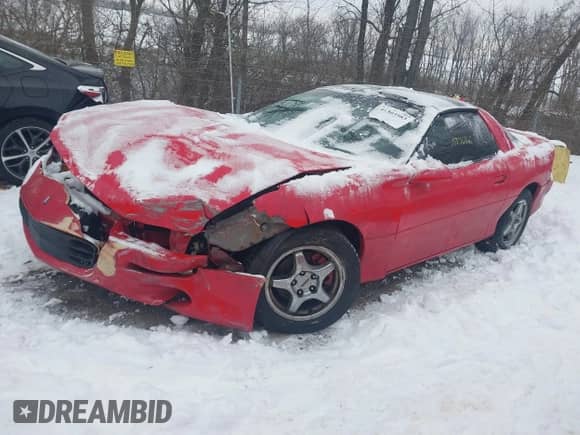 2002 Chevrolet Camaro z VIN 2G1FP22K622159096, wystawiony jako IAAI lot #41303983 z przebiegiem 153 968 mil mil oraz . Historia ofert i sprzedaży dostępna na DreamBid. Obrazek 2.