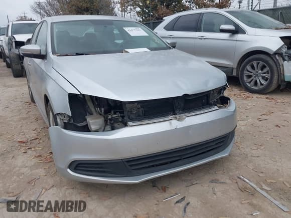 ✅ 2013 Volkswagen Jetta SE • VIN: 3VWDX7AJ4DM406182 • Лот: 41675281. Опубликован ранее на IAAI с пробегом 112 253 миль. Бесплатный доступ к архиву аукционных продаж из США и подробный отчёт об истории автомобиля на DreamBid. Изображение 6.