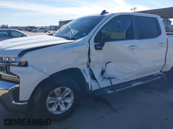 2022 Chevrolet Silverado 1500 LT z VIN 3GCPWCED5NG201194, wystawiony jako IAAI lot #41318619 z przebiegiem 85 368 mil mil oraz . Historia ofert i sprzedaży dostępna na DreamBid. Obrazek 6.