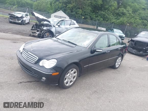 ✅ 2005 Mercedes-Benz C 240 • VIN: WDBRF81J45F616976 • Lot: 42686385. Wystawiony na IAAI z przebiegiem 49 390 mil. Bezpłatny archiwum sprzedaży aukcyjnych z USA i szczegółowy raport historii pojazdu na DreamBid. Zdjęcie 2.