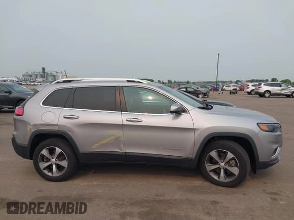 ✅ 2020 Jeep Cherokee Limited • VIN: 1C4PJMDX6LD523966 • Lot: 42385550. Listed on IAAI with 40,803 mi. Free auction sales archive from the USA and detailed vehicle history report at DreamBid. Image 13.