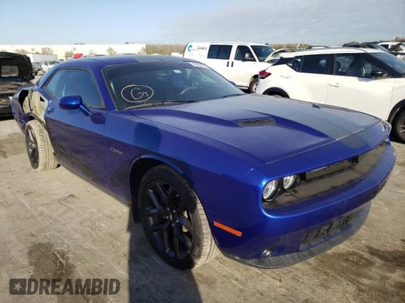 ✅ 2019 Dodge Challenger SXT • VIN: 2C3CDZAG6KH621389 • Lot: 40238453. Wystawiony na Copart z przebiegiem 22 268 mil. Bezpłatny archiwum sprzedaży aukcyjnych z USA i szczegółowy raport historii pojazdu na DreamBid. Zdjęcie 4.