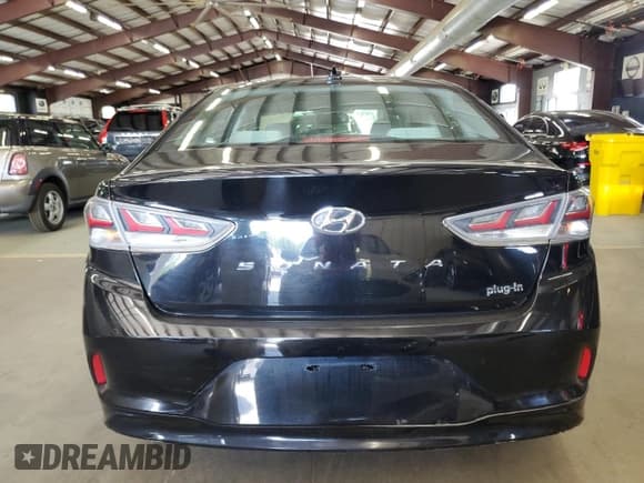 ✅ 2019 Hyundai Sonata • VIN: KMHE14L27KA093986 • Лот: 66001475. Опубликован ранее на Copart с пробегом 132 602 миль. Бесплатный доступ к архиву аукционных продаж из США и подробный отчёт об истории автомобиля на DreamBid. Изображение 6.