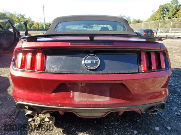 ✅ 2017 Ford Mustang GT Premium • VIN: 1FATP8FF2H5262979 • Лот: 86091955. Опубликован ранее на Copart с пробегом 126 357 миль. Бесплатный доступ к архиву аукционных продаж из США и подробный отчёт об истории автомобиля на DreamBid. Изображение 6.