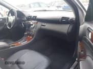 ✅ 2005 Mercedes-Benz C 240 • VIN: WDBRF81J45F690480 • Lot: 41780633. Wystawiony na IAAI z przebiegiem 150 147 mil. Bezpłatny archiwum sprzedaży aukcyjnych z USA i szczegółowy raport historii pojazdu na DreamBid. Zdjęcie 5.