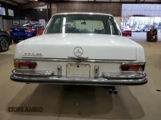 ✅ 1970 Mercedes-Benz 280 • VIN: 10801812048562 • Лот: 92029245. Опубликован ранее на Copart с пробегом 99 796 миль. Бесплатный доступ к архиву аукционных продаж из США и подробный отчёт об истории автомобиля на DreamBid. Изображение 6.