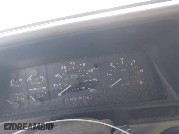 1994 Ford Explorer Eddie Bauer z VIN 1FMCU22X3RUC17762, wystawiony jako IAAI lot #42236548 z przebiegiem 99 597 mil mil oraz . Historia ofert i sprzedaży dostępna na DreamBid. Obrazek 7.