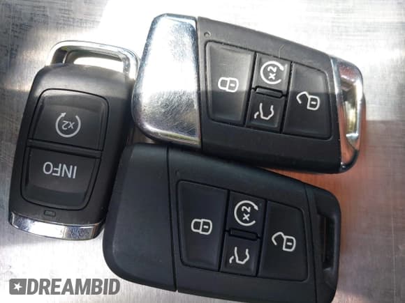 ✅ 2022 Volkswagen Atlas SE • VIN: 1V2JE2CA9NC230565 • Lot: 43012392. Wystawiony na IAAI z przebiegiem 52 649 mil. Bezpłatny archiwum sprzedaży aukcyjnych z USA i szczegółowy raport historii pojazdu na DreamBid. Zdjęcie 11.