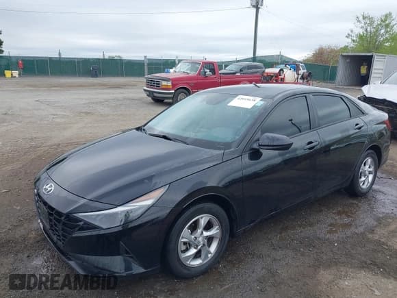 ✅ 2021 Hyundai Elantra SE • VIN: KMHLL4AGXMU105372 • Lot: 42045638. Listed on IAAI with 60,334 mi. Free auction sales archive from the USA and detailed vehicle history report at DreamBid. Image 18.