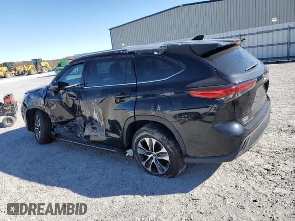✅ 2020 Toyota Highlander XLE • VIN: 5TDGZRAH2LS015694 • Lot: 92057195. Listed on Copart with 65,697 mi. Free auction sales archive from the USA and detailed vehicle history report at DreamBid. Image 2.