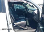 ✅ 2020 Toyota Tacoma SR5 • VIN: 3TMAZ5CN5LM116102 • Lot: 42755324. Wystawiony na IAAI z przebiegiem 63 730 mil. Bezpłatny archiwum sprzedaży aukcyjnych z USA i szczegółowy raport historii pojazdu na DreamBid. Zdjęcie 5.