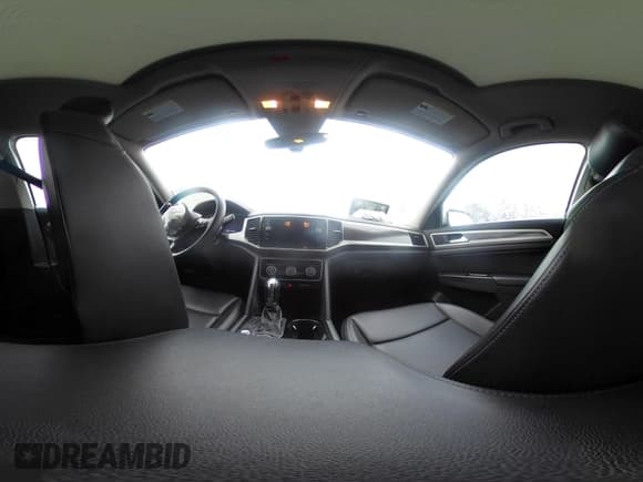 ✅ 2019 Volkswagen Atlas SEL • VIN: 1V2MR2CA0KC515250 • Lot: 43687678. Wystawiony na IAAI z przebiegiem 66 750 mil. Bezpłatny archiwum sprzedaży aukcyjnych z USA i szczegółowy raport historii pojazdu na DreamBid. Zdjęcie 18.