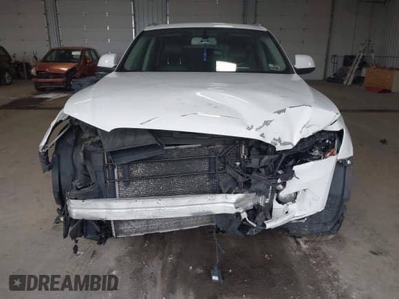 ✅ 2010 Audi Q5 Premium Plus • VIN: WA1LKAFP1AA104830 • Lot: 43501992. Listed on IAAI with 234,456 mi. Free auction sales archive from the USA and detailed vehicle history report at DreamBid. Image 13.