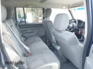 ✅ 2006 Jeep Commander • VIN: 1J8HG48K56C124311 • Lot: 41587020. Wystawiony na IAAI z przebiegiem 100 234 mil. Bezpłatny archiwum sprzedaży aukcyjnych z USA i szczegółowy raport historii pojazdu na DreamBid. Zdjęcie 8.
