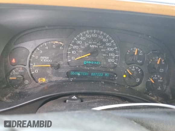 ✅ 2003 Chevrolet Silverado 2500HD LS • VIN: 1GCHK29G63E331956 • Lot: 47403935. Wystawiony na Copart z przebiegiem 207 222 mil. Bezpłatny archiwum sprzedaży aukcyjnych z USA i szczegółowy raport historii pojazdu na DreamBid. Zdjęcie 9.