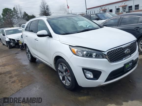 ✅ 2017 Kia Sorento SX • VIN: 5XYPKDA52HG321103 • Lot: 41504846. Listed on IAAI with 99,324 mi. Free auction sales archive from the USA and detailed vehicle history report at DreamBid. Image 1.