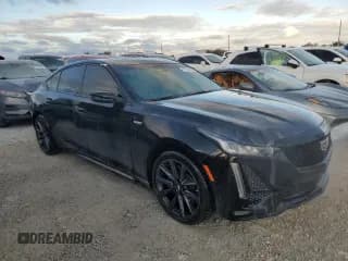 ✅ 2024 Cadillac CT5-V • VIN: 1G6DR5RW4R0130424 • Lot: 77072084. Wystawiony na Copart z przebiegiem 2 314 mil. Bezpłatny archiwum sprzedaży aukcyjnych z USA i szczegółowy raport historii pojazdu na DreamBid. Zdjęcie 4.