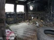 ✅ 2002 Ford Econoline Cargo • VIN: 1FTNE24262HA77300 • Lot: 88213135. Wystawiony na Copart z przebiegiem 171 829 mil. Bezpłatny archiwum sprzedaży aukcyjnych z USA i szczegółowy raport historii pojazdu na DreamBid. Zdjęcie 11.