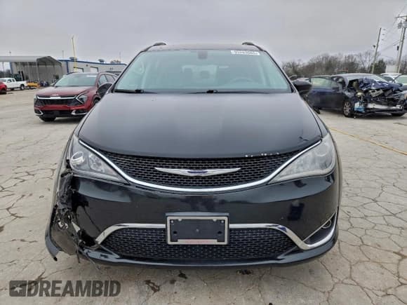 ✅ 2017 Chrysler Pacifica Touring L • VIN: 2C4RC1BG3HR576486 • Лот: 95263085. Опубликован ранее на Copart с пробегом 132 675 миль. Бесплатный доступ к архиву аукционных продаж из США и подробный отчёт об истории автомобиля на DreamBid. Изображение 5.