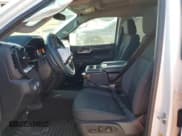 ✅ 2025 GMC Sierra 1500 Elevation • VIN: 1GTRUJEK5SZ132312 • Лот: 90280645. Опубликован ранее на Copart с пробегом 9 947 миль. Бесплатный доступ к архиву аукционных продаж из США и подробный отчёт об истории автомобиля на DreamBid. Изображение 7.