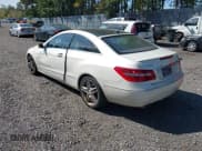 ✅ 2013 Mercedes-Benz E 350 • VIN: WDDKJ8JB7DF211306 • Lot: 43376961. Listed on IAAI with 209,401 mi. Free auction sales archive from the USA and detailed vehicle history report at DreamBid. Image 3.