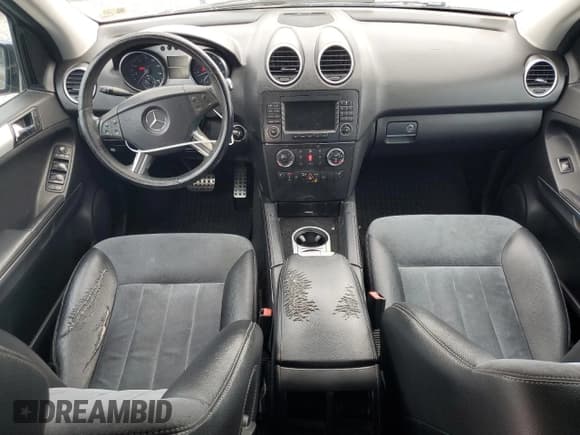 ✅ 2006 Mercedes-Benz M 500 • VIN: 4JGBB75E06A000644 • Lot: 84557075. Wystawiony na Copart z przebiegiem 91 954 mil. Bezpłatny archiwum sprzedaży aukcyjnych z USA i szczegółowy raport historii pojazdu na DreamBid. Zdjęcie 8.