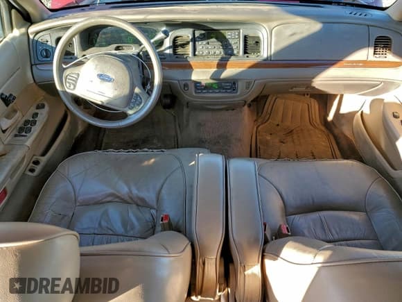 ✅ 2002 Ford Crown Victoria LX • VIN: 2FAFP74W52X160186 • Lot: 94668485. Wystawiony na Copart z przebiegiem 112 201 mil. Bezpłatny archiwum sprzedaży aukcyjnych z USA i szczegółowy raport historii pojazdu na DreamBid. Zdjęcie 8.