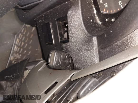 ✅ 2010 Mercedes-Benz Sprinter Cargo • VIN: WD3PE7CC9A5462487 • Lot: 42757241. Wystawiony na IAAI z przebiegiem Nie podano. Bezpłatny archiwum sprzedaży aukcyjnych z USA i szczegółowy raport historii pojazdu na DreamBid. Zdjęcie 11.