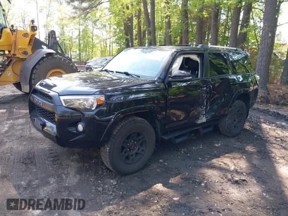 ✅ 2019 Toyota 4Runner SR5 • VIN: JTEBU5JR5K5627964 • Lot: 42110759. Wystawiony na IAAI z przebiegiem 81 103 mil. Bezpłatny archiwum sprzedaży aukcyjnych z USA i szczegółowy raport historii pojazdu na DreamBid. Zdjęcie 17.