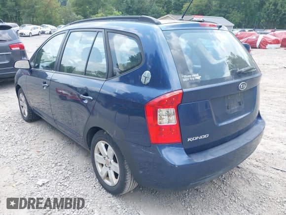 ✅ 2008 Kia Rondo LX • VIN: KNAFG526387185844 • Lot: 42950185. Wystawiony na IAAI z przebiegiem 118 232 mil. Bezpłatny archiwum sprzedaży aukcyjnych z USA i szczegółowy raport historii pojazdu na DreamBid. Zdjęcie 3.