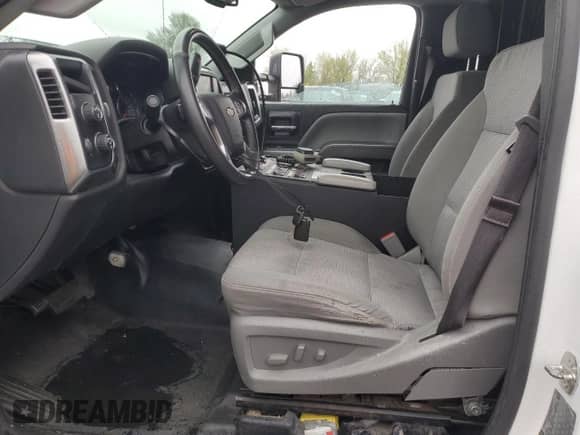 ✅ 2017 Chevrolet Silverado 3500HD LT • VIN: 1GB3KZCY6HF230118 • Лот: 56421595. Размещён на Copart с пробегом 116 756 миль миль. Получите бесплатный доступ к архиву аукционных продаж из США и посмотрите подробный отчёт об истории автомобиля на DreamBid. Изображение 7.