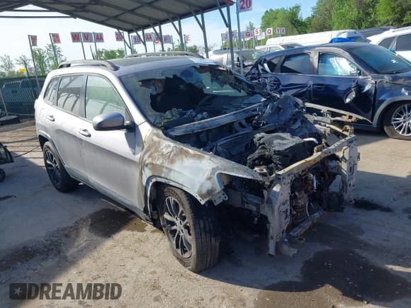 ✅ 2019 Jeep Cherokee Latitude Plus • VIN: 1C4PJMLX0KD447094 • Lot: 42088841. Listed on IAAI with Not provided. Free auction sales archive from the USA and detailed vehicle history report at DreamBid. Image 1.