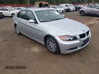 2006 BMW 3 Series 325xi with VIN WBAVD13526KV00825, listed as a IAAI auction lot 43291118 with 45,654 mi miles and . Bid and sale history available at DreamBid. Image 1.
