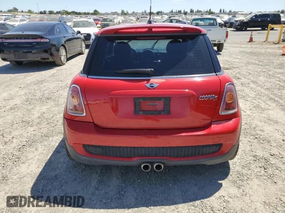 ✅ 2007 MINI Hardtop S • VIN: WMWMF73517TT83310 • Lot: 68293665. Listed on Copart with 121,352 mi. Free auction sales archive from the USA and detailed vehicle history report at DreamBid. Image 6.