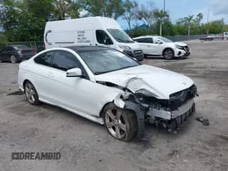 ✅ 2014 Mercedes-Benz C 250 • VIN: WDDGJ4HB1EG291119 • Lot: 42868508. Wystawiony na IAAI z przebiegiem 103 120 mil. Bezpłatny archiwum sprzedaży aukcyjnych z USA i szczegółowy raport historii pojazdu na DreamBid. Zdjęcie 1.