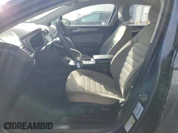 ✅ 2019 Ford Fusion S • VIN: 3FA6P0G77KR129242 • Лот: 90438905. Опубликован ранее на Copart с пробегом 71 785 миль. Бесплатный доступ к архиву аукционных продаж из США и подробный отчёт об истории автомобиля на DreamBid. Изображение 7.