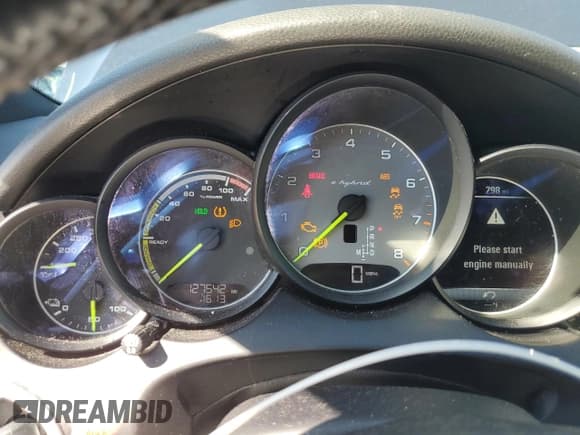 ✅ 2016 Porsche Cayenne S E-Hybrid • VIN: WP1AE2A2XGLA64300 • Lot: 83845525. Wystawiony na Copart z przebiegiem 127 542 mil. Bezpłatny archiwum sprzedaży aukcyjnych z USA i szczegółowy raport historii pojazdu na DreamBid. Zdjęcie 9.