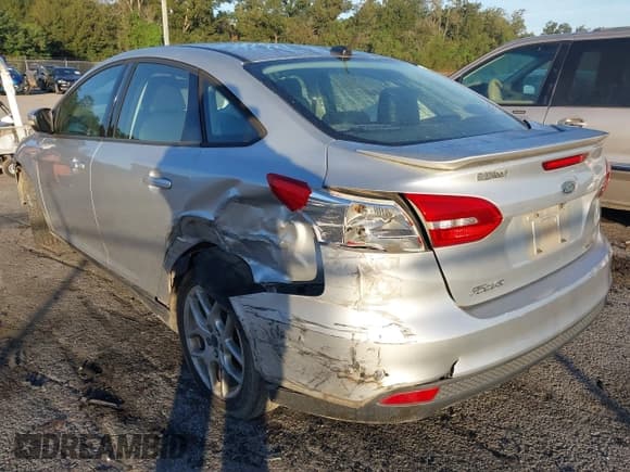 ✅ 2015 Ford Focus SE • VIN: 1FADP3F26FL323814 • Lot: 43512114. Listed on IAAI with 159,386 mi. Free auction sales archive from the USA and detailed vehicle history report at DreamBid. Image 3.