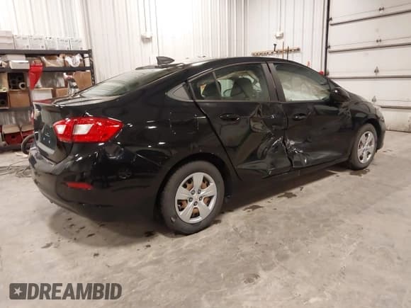 ✅ 2018 Chevrolet Cruze LS • VIN: 1G1BB5SM7J7131573 • Lot: 43507247. Listed on IAAI with 59,735 mi. Free auction sales archive from the USA and detailed vehicle history report at DreamBid. Image 4.