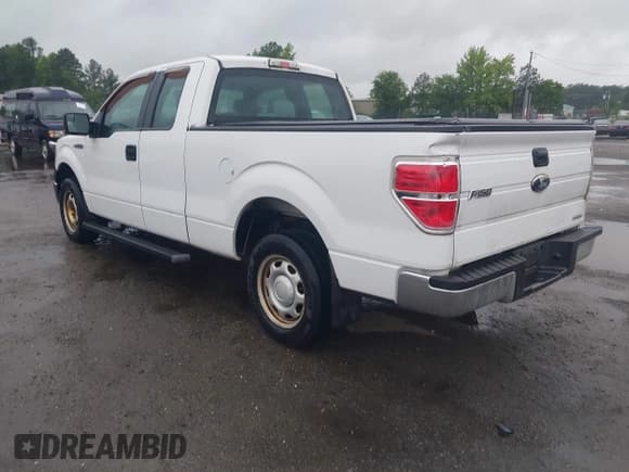 ✅ 2011 Ford F-150 XL • VIN: 1FTEX1CM3BFC86478 • Лот: 42322433. Опубликован ранее на IAAI с пробегом 136 171 миль. Бесплатный доступ к архиву аукционных продаж из США и подробный отчёт об истории автомобиля на DreamBid. Изображение 3.
