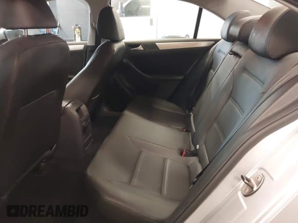 ✅ 2013 Volkswagen Jetta SE • VIN: 3VWDP7AJ1DM269167 • Lot: 43434841. Listed on IAAI with 155,641 mi. Free auction sales archive from the USA and detailed vehicle history report at DreamBid. Image 8.