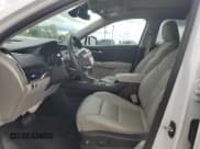 ✅ 2022 Cadillac XT4 AWD Premium Luxury • VIN: 1GYFZDR44NF100839 • Лот: 71855425. Опубликован ранее на Copart с пробегом 25 851 миль. Бесплатный доступ к архиву аукционных продаж из США и подробный отчёт об истории автомобиля на DreamBid. Изображение 7.