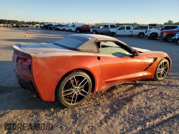 2015 Chevrolet Corvette Z51 2LT z VIN 1G1YK3D71F5111912, wystawiony jako Copart lot #41988085 z przebiegiem Nie podano mil oraz Nie do naprawy • Non repairable. Historia ofert i sprzedaży dostępna na DreamBid. Obrazek 3.