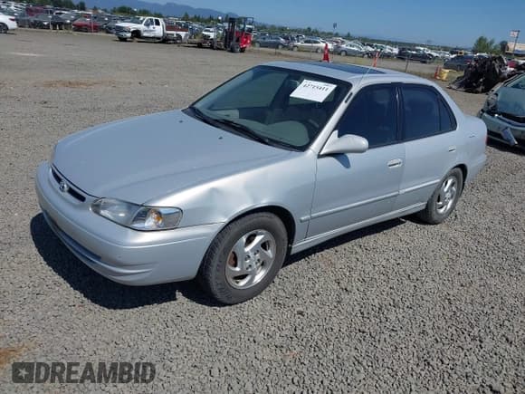 ✅ 2000 Toyota Corolla VE • VIN: 1NXBR18E5YZ384071 • Lot: 42715411. Wystawiony na IAAI z przebiegiem 183 983 mil. Bezpłatny archiwum sprzedaży aukcyjnych z USA i szczegółowy raport historii pojazdu na DreamBid. Zdjęcie 2.