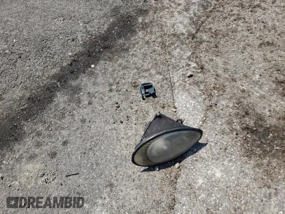 ✅ 1996 Ford Taurus GL • VIN: 1FALP52U8TG278359 • Lot: 83965335. Wystawiony na Copart z przebiegiem 186 708 mil. Bezpłatny archiwum sprzedaży aukcyjnych z USA i szczegółowy raport historii pojazdu na DreamBid. Zdjęcie 12.